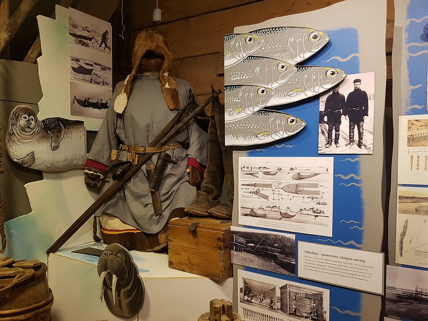 Музей в Варде подробнейшим образом рассказывает о традициях и промыслах поморов - в первую очередь рыболовном и зверобойном. Фото: Юлия СМИРНОВА